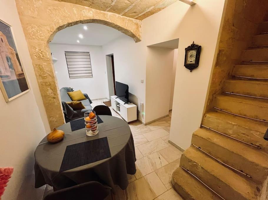 Charming 200 Year Old Cottage With Yard Żabbar Dış mekan fotoğraf