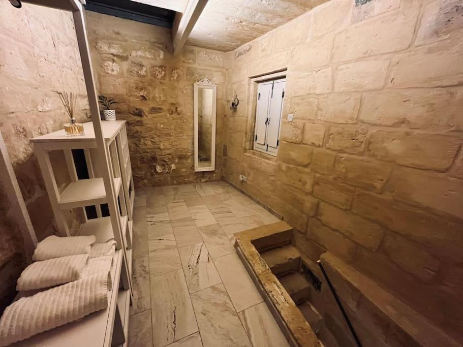 Charming 200 Year Old Cottage With Yard Żabbar Dış mekan fotoğraf