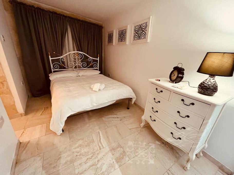 Charming 200 Year Old Cottage With Yard Żabbar Dış mekan fotoğraf